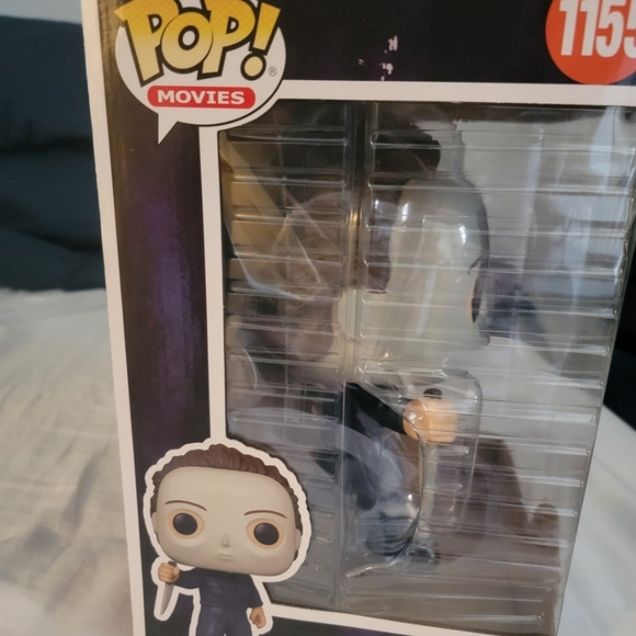 10 inch jumbo Micheal Meyers pop figure - Picture 3 of 4